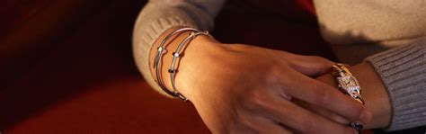 Cartier bracelets: Luxury jewellery collections by Cartier .